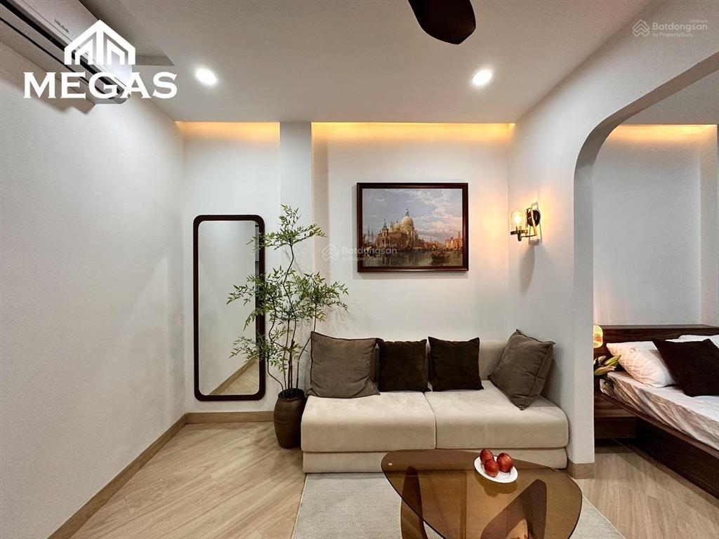 Hot! nhà mới studio gần sát tmu, đẹp thoáng, ban công máy giặt riêng trần bình, cầu giấy