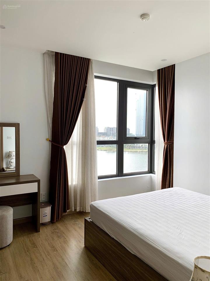 Bán cc view đẹp tại green bay premium, 4,25 tỷ, 90m2, 3pn, 2wc, hot!