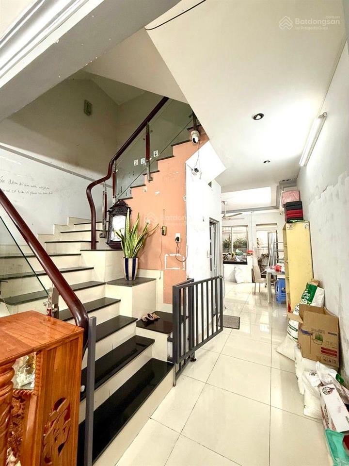 Xe hơi ngủ trong nhà bùi đình tuý bình thạnh 90 m2 đất  3 tầng  giá 13.5 tỷ