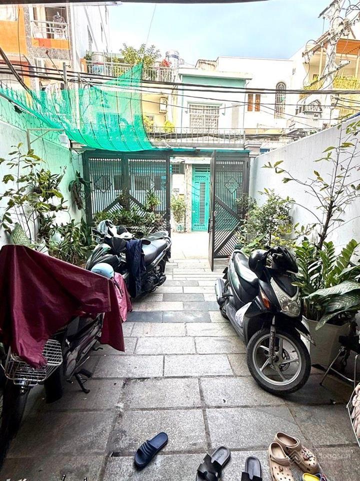 Xe hơi ngủ trong nhà bùi đình tuý bình thạnh 90 m2 đất  3 tầng  giá 13.5 tỷ