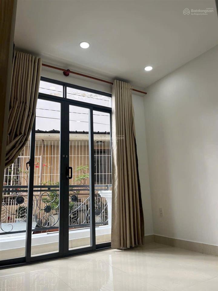 Thích quảng đức p4 phú nhuận  dt 30m2  4 tầng  3 pn  giá  5,35 tỷ