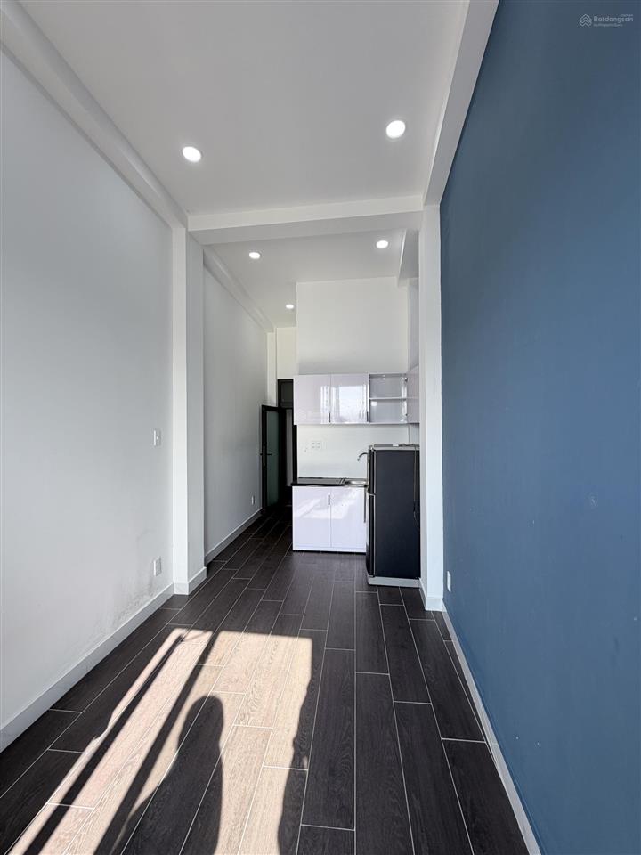 Mặt tiền lạc long quân p8 tân bình 75 m2 7 tầng 12pn  cho thuê 45 triệu  13,4 tỷ  thang máy