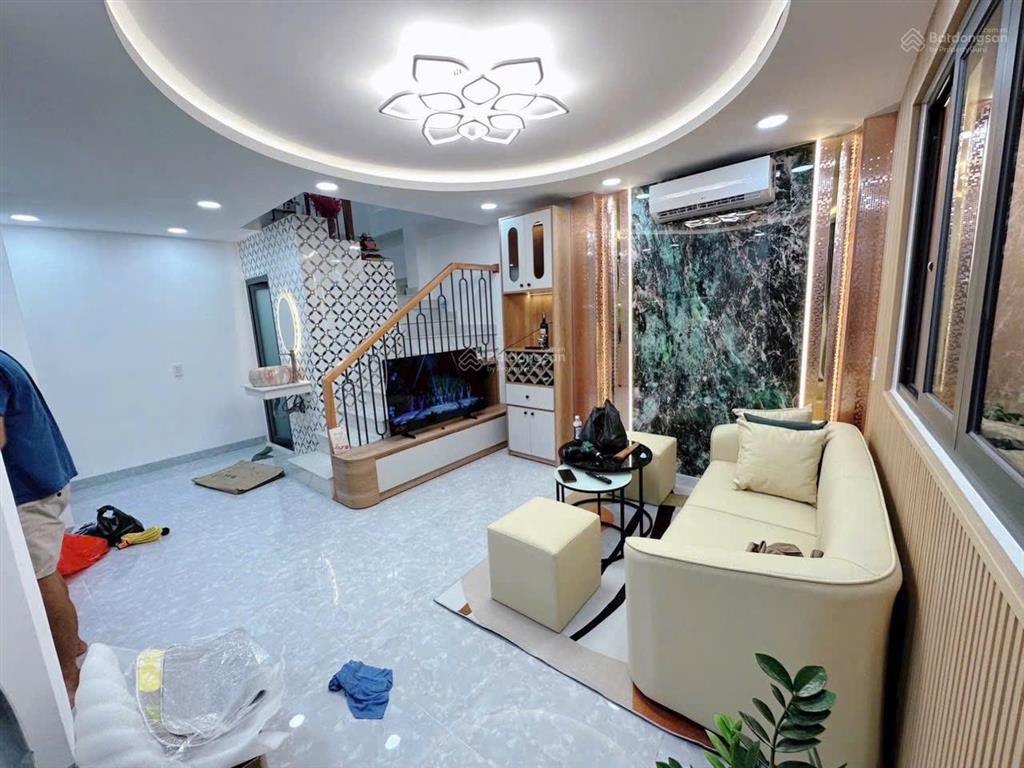 Bạch đằng p15 bình thạnh  3 tầng 35 m2 3 pn 3wc  5,65 tỷ