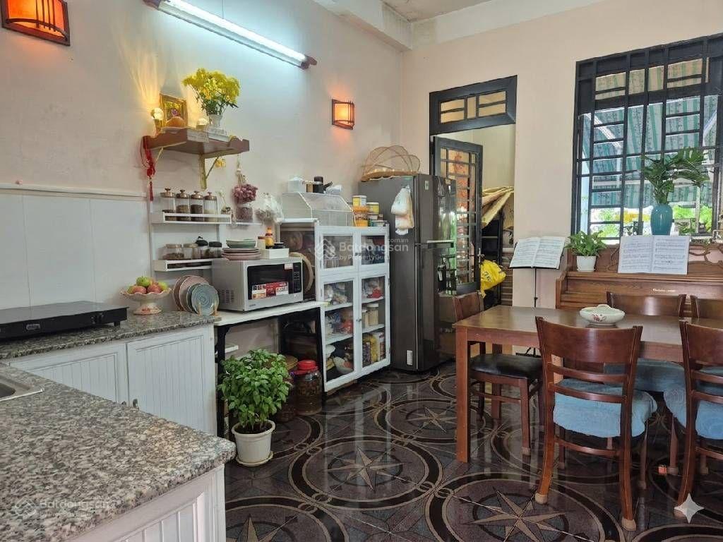 Lê quang định p7 bình thạnh 109 m2 3 tầng  xe hơi ngủ trong nhà  ngang 6,4m 5 pn 12.99 tỷ