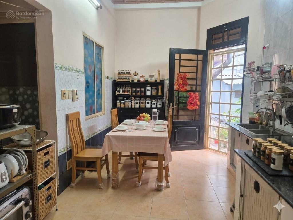 Lê quang định p7 bình thạnh 109 m2 3 tầng  xe hơi ngủ trong nhà  ngang 6,4m 5 pn 12.99 tỷ