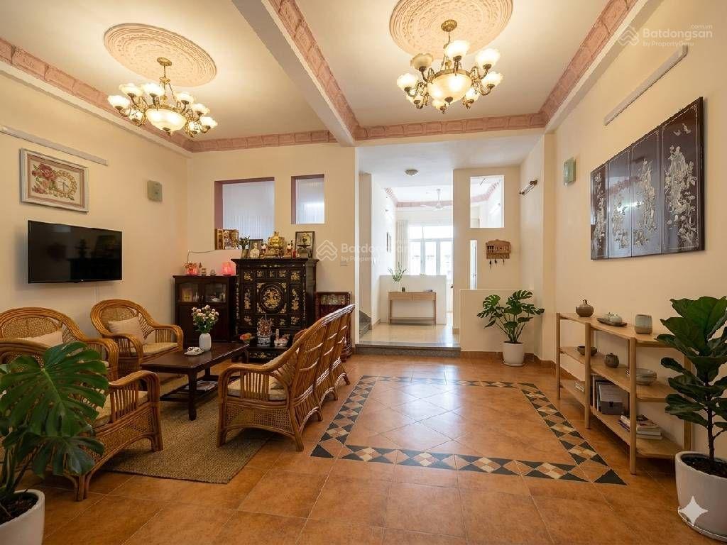 Lê quang định p7 bình thạnh 109 m2 3 tầng  xe hơi ngủ trong nhà  ngang 6,4m 5 pn 12.99 tỷ