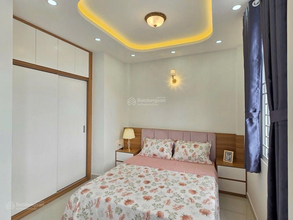 Sát xe tải  phần văn trị p12 bình thạnh  5 tầng  30 m2  4 pn  5,95 tỷ  nhà xây mới