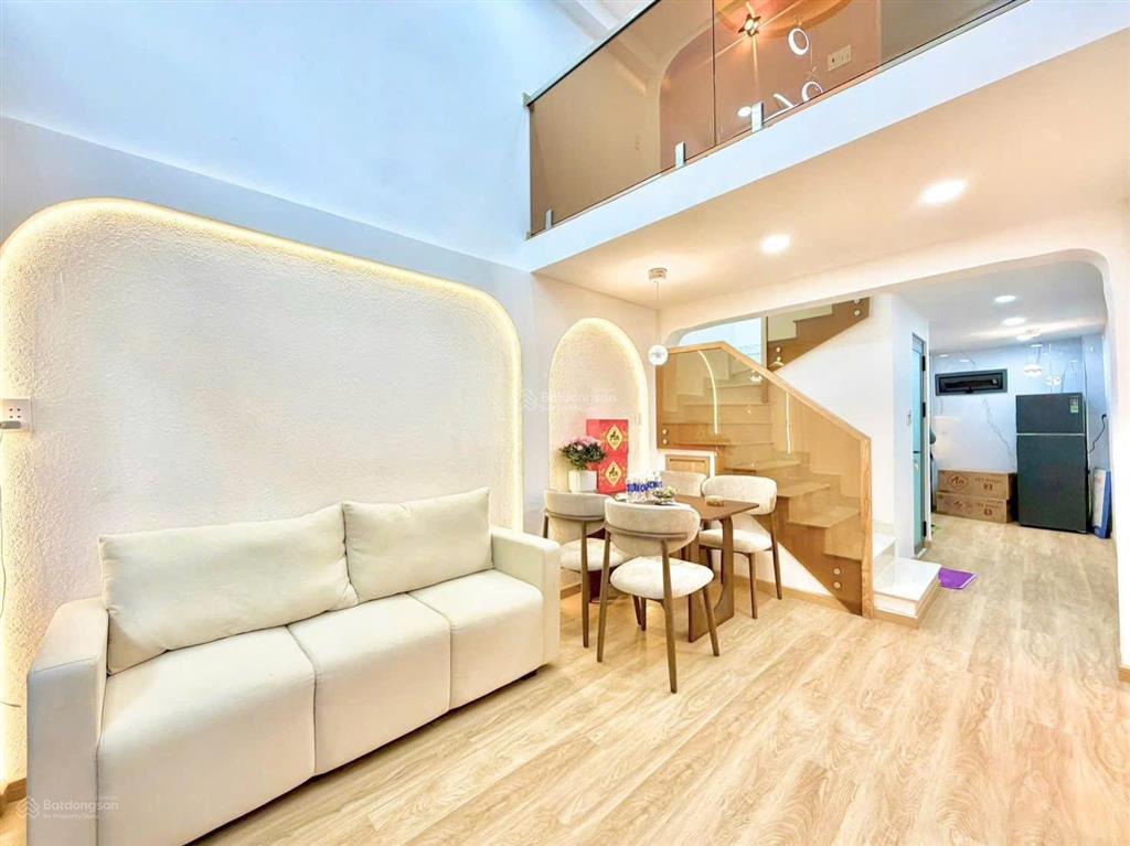Ngay ngã 3 hàng xanh  xô viết nghệ tỉnh p26bình thạnh 30 m23tầng  5,28 tỷ