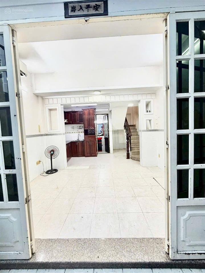 Phan văn trị  bình thạnh 30 m2 4 tầng  3 pn 3wc  giá 4,55 tỷ