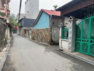 Bán nhà 3 tầng lô góc, đường thông xe tải ấp sáp mai, võng la, đông anh