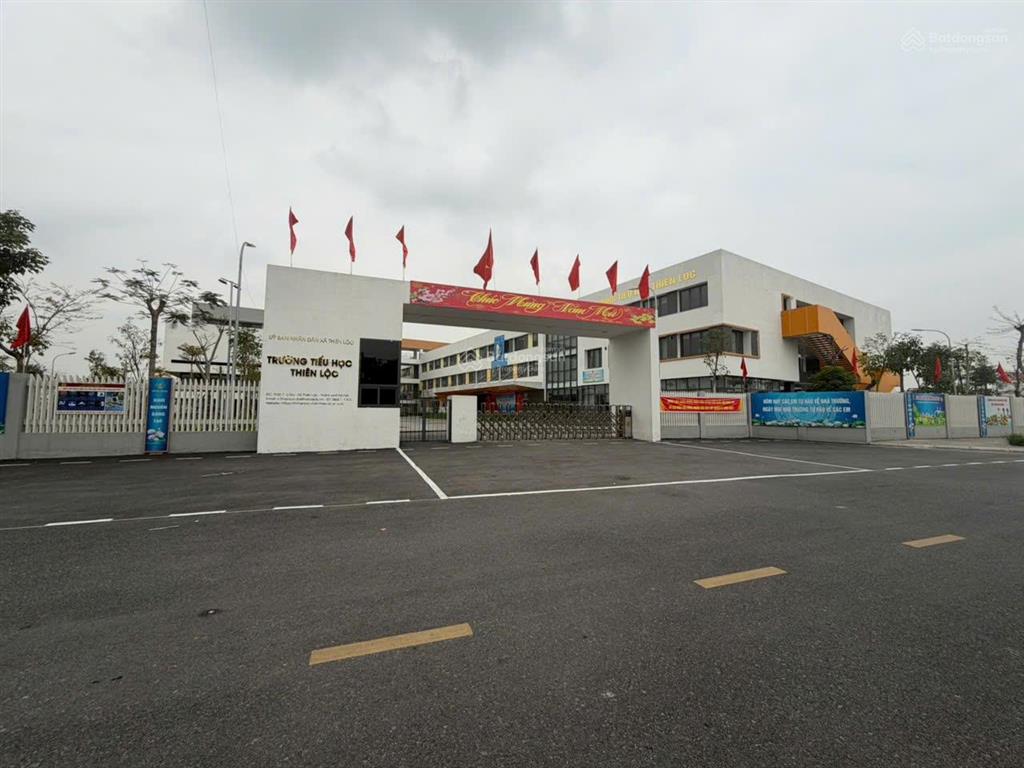 Bán đất đông anh 90m2 mặt tiền 5m đường 8m ô tô tránh vị trí bìa làng thoáng