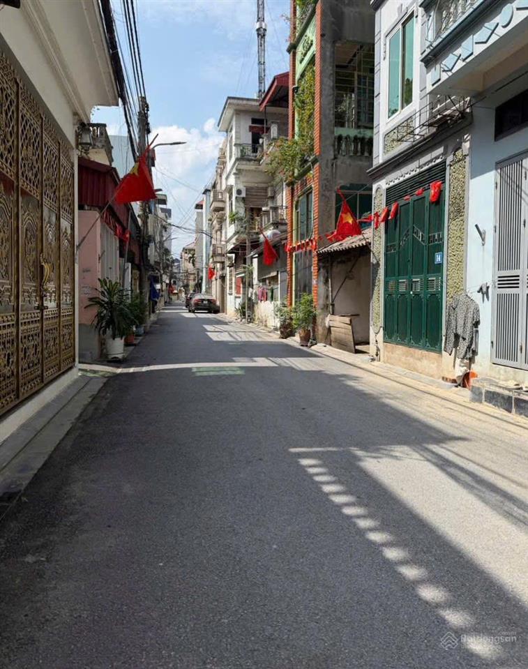 Chỉ 5p lên cầu thăng long  ô tô đỗ cửa bán 50m2 đất mặt tiền 5.2m cổ điển hải bối (vĩnh thanh)