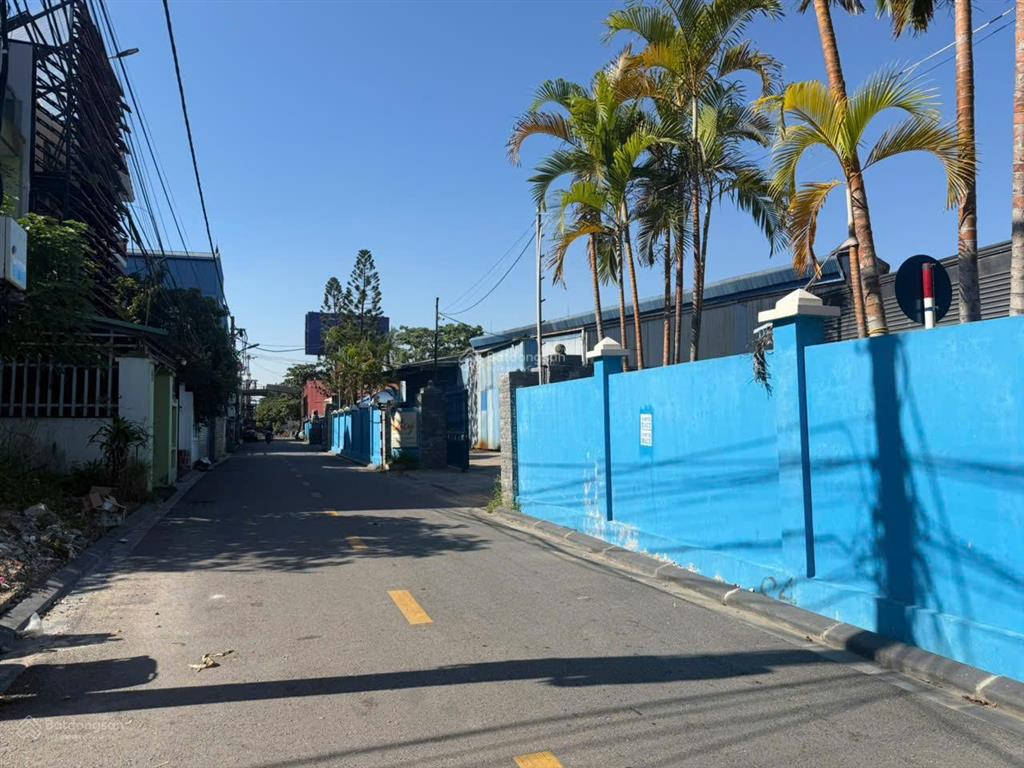 Bán nhà 3 tầng lô góc ô tô đỗ cửa 48m2 tổ 8 quang minh, 200m ra võ văn kiệt giá 4,4 tỷ