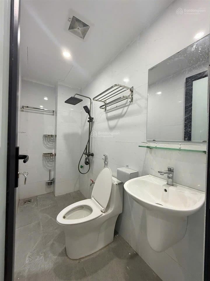 Bán nhà 4 tầng mới xây dt 68m2 5p ra võ văn kiệt tại gia trung quang minh giá 5,9 tỉ