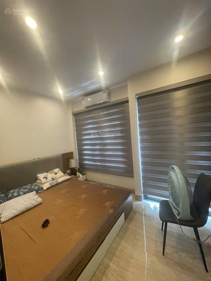 Bán nhà 3 tầng 33m2 kiên cố  ô tô vào đất  20m trục chính quang minh