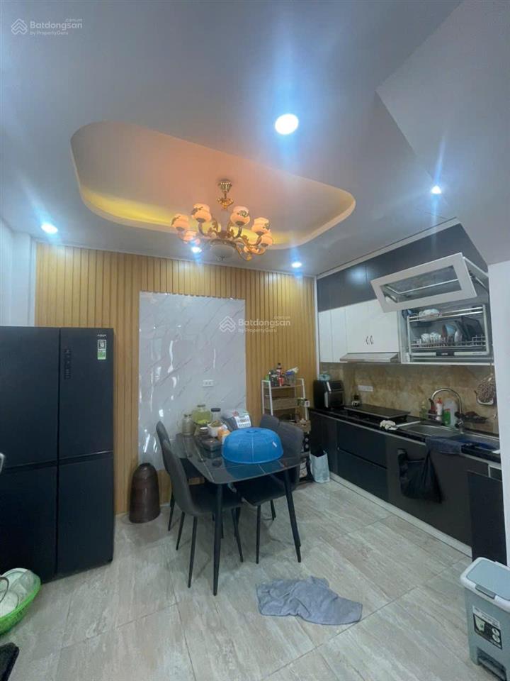 Bán nhà 3 tầng 33m2 kiên cố  ô tô vào đất  20m trục chính quang minh