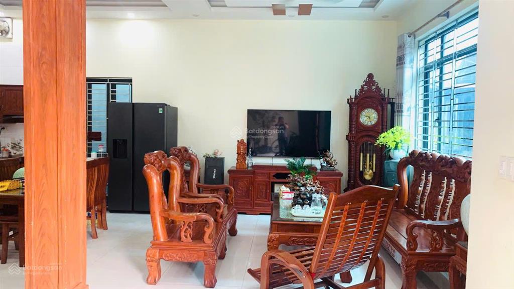 Bán nhà 3 tầng 131m2 thôn nhuế, kim chung mt 12m, gần công viên, giá 9,3 tỷ