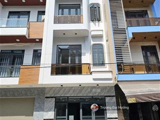 Bán nhà 1 trệt 2 lầu  gần vincom 550, dĩ an  5,95 tỷ tl (8392)