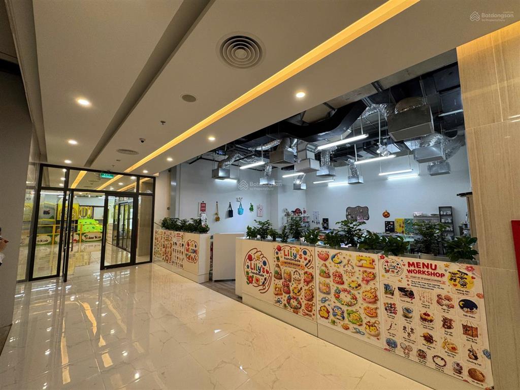 Bán mbkd 66,3m² giá 4,2 tỷ tại tòa rox tower goldmark 136 hồ tùng mậu.  0375 317 ***