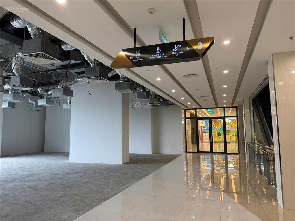 Bán mbkd 66,3m² giá 4,2 tỷ tại tòa rox tower goldmark 136 hồ tùng mậu.  0375 317 ***