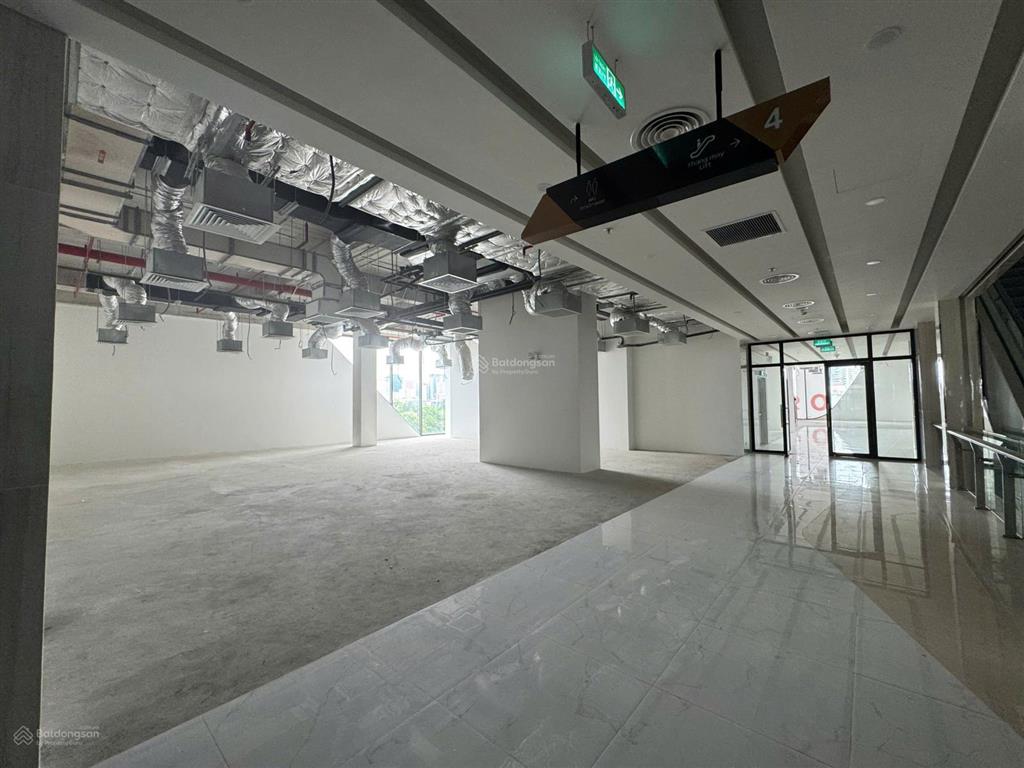 Bán mặt bằng 66,3m2 tại 136 hồ tùng mậu toà rox tower goldmark city. zalo 0375 317 *** xem