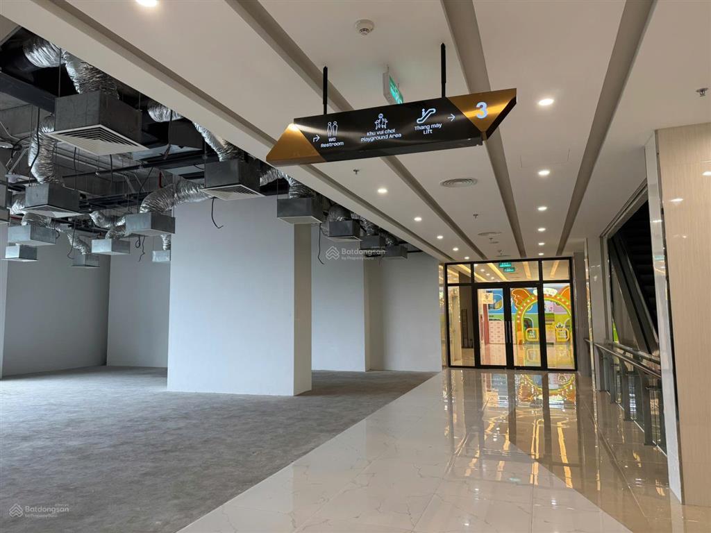 Bán mặt bằng 66,3m2 tại 136 hồ tùng mậu toà rox tower goldmark city. zalo 0375 317 *** xem