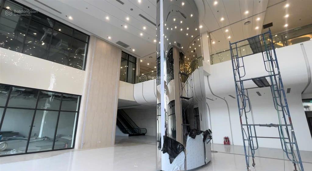 Bán & cho thuê sàn văn phòng hạng a 138m², 7,6 tỷ giữa trung tâm mỹ đình toà rox tower goldmarcity