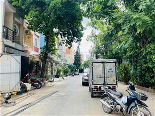 Ngay hxh lạc long quân, kế bên khu bàu cát, ngang 4.2m nở hậu 5.6m dài 17m xây 3 tầng btct