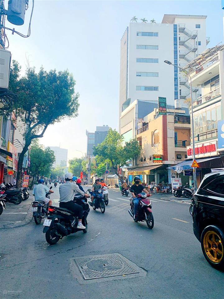 80m2  hẻm xe tải né  ngã tư âu cơ  lạc long quân  giáp q10, q11  xây 3 tầng  nhinh 10ty hơn