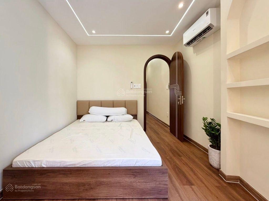 Ngang 4 dài 20m xây 4 tầng, nhỉnh 10 tỷ hơn, hxh 730 lạc long quân, gần chợ tân bình, gần mặt tiền