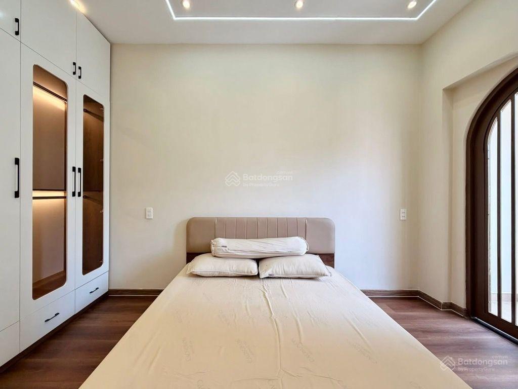 Ngang 4 dài 20m xây 4 tầng, nhỉnh 10 tỷ hơn, hxh 730 lạc long quân, gần chợ tân bình, gần mặt tiền