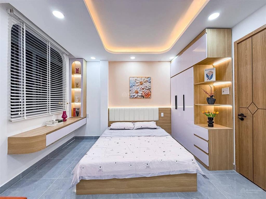 60m² xây 6 tầng, nhỉnh 8 tỷ hơn hxh gần mặt tiền lạc long quân  kế khu bàu cát, hồng lạc