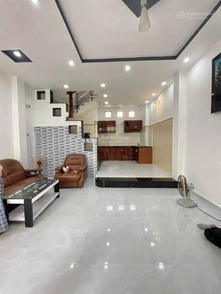 Hẻm xe hơi ngay khu bắc hải  lý thường kiệt, gần chợ tân bình. ngang 4.2 dài 15m xây 3 tầng btct