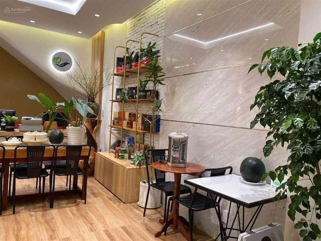 Khu vip lê văn sỹ hồ biểu chánh doanh thu đỉnh 40 triệu/ tháng 4 tầng kiên cố  dòng tiền sẵn