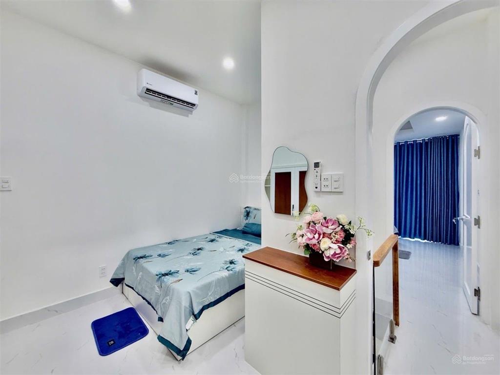 80m ra mặt tiền nguyễn trọng tuyển  nhà mới đẹp nội thất xinh xắn 3 phòng ngủ  ở ngay