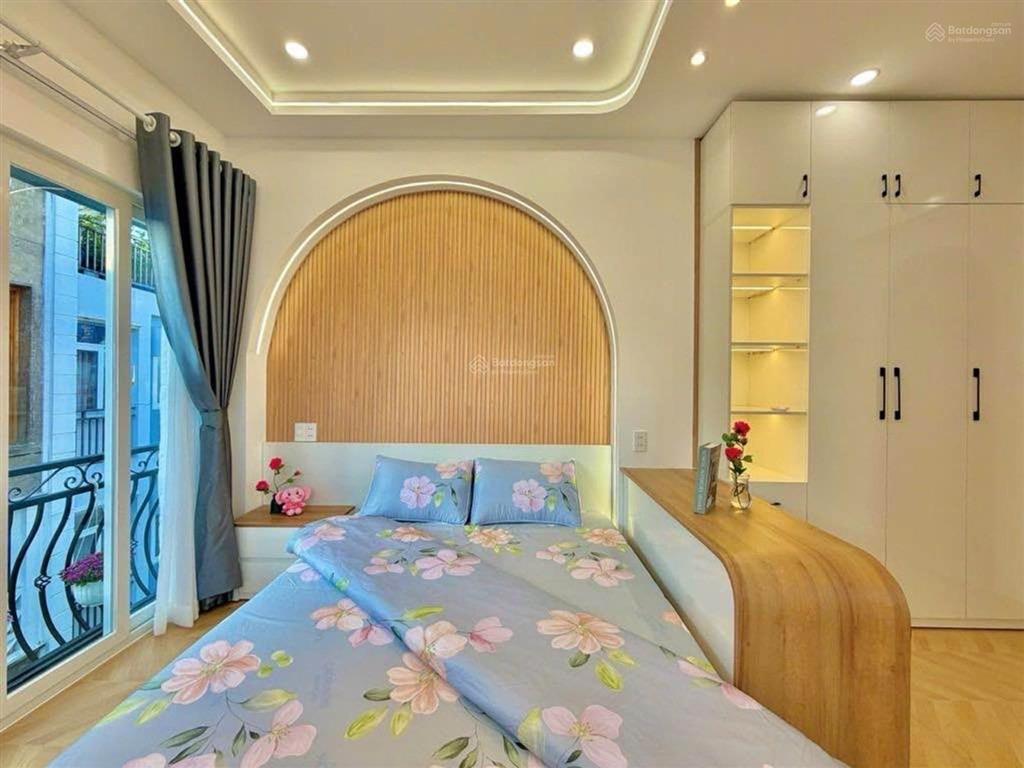 Siêu phẩm nhà mới hẻm xe hơi ngay lê văn sỹ  5 tầng sân thượng btct  3pn 4wc full nội thất