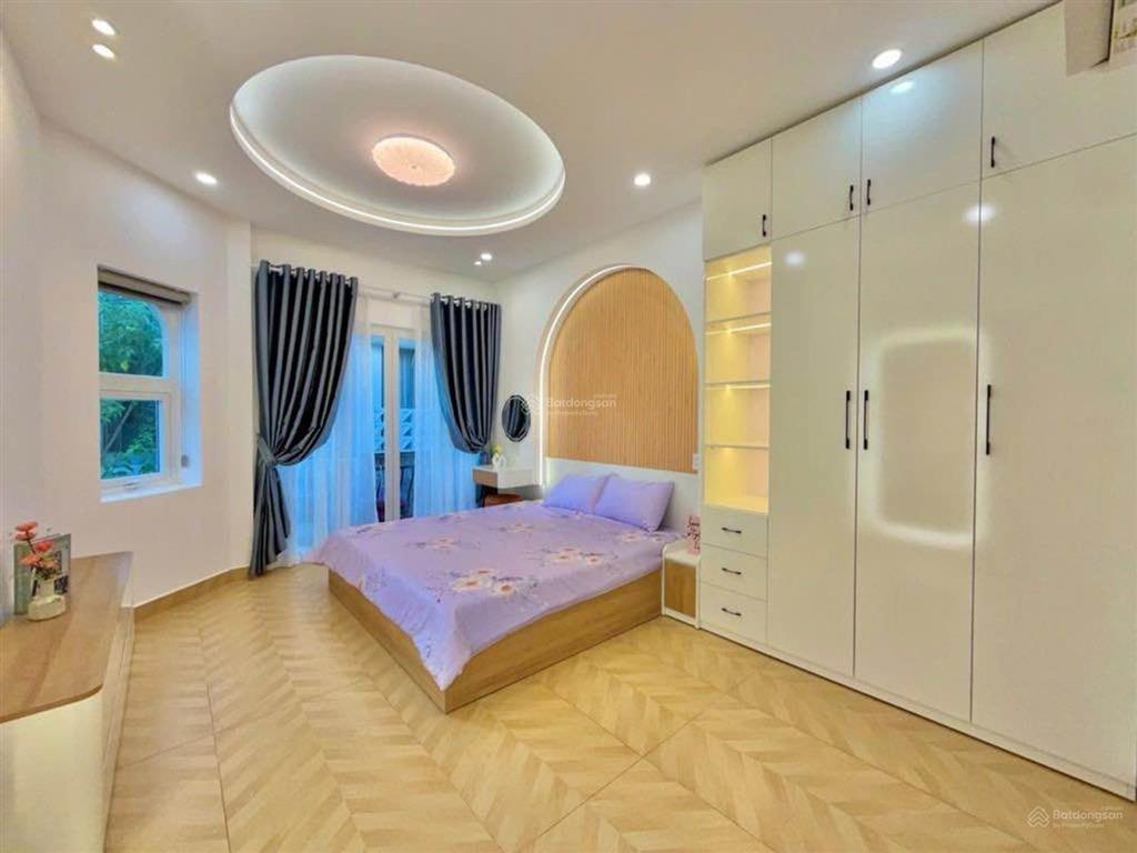 Siêu phẩm nhà mới hẻm xe hơi ngay lê văn sỹ  5 tầng sân thượng btct  3pn 4wc full nội thất