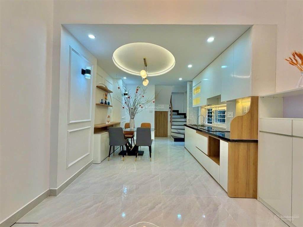 Siêu phẩm nhà mới hẻm xe hơi ngay lê văn sỹ  5 tầng sân thượng btct  3pn 4wc full nội thất