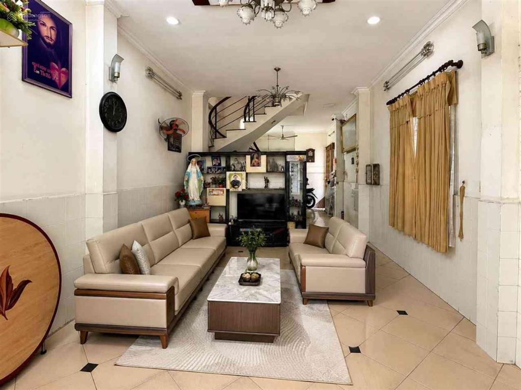 Ngang khủng 5.6m  61m2  hxh thông  tô hiến thành  4 tầng btct  dt 15tr/tháng  9 tỷ nhỉnh