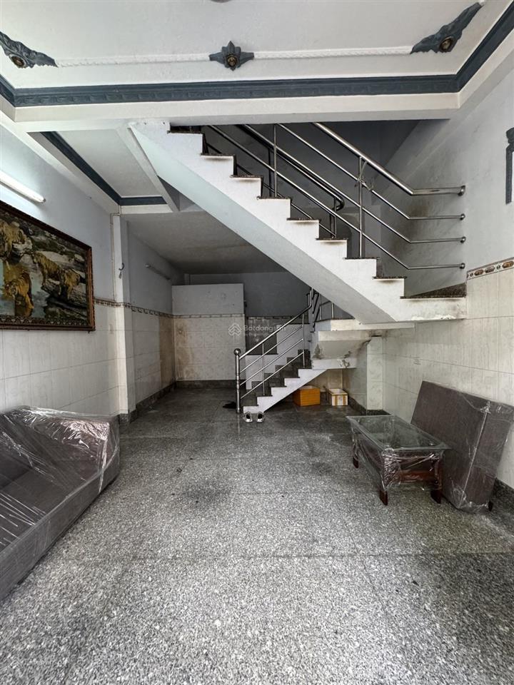 Bán nhà hẻm xe hơi  gần ngay khu celadon city  4x8m  2 lầu  4 phòng ngủ  giá chỉ 5.x tỷ