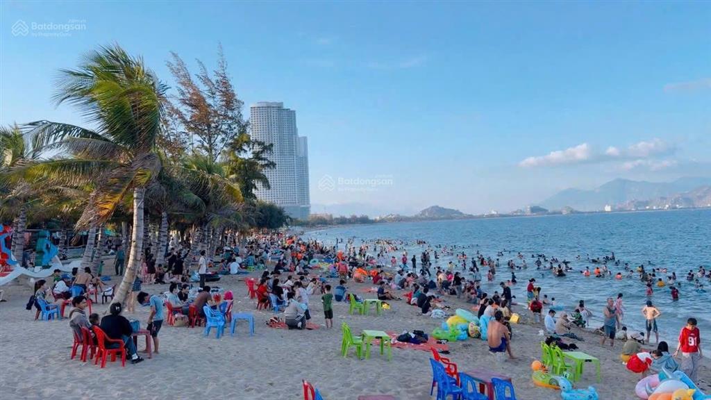 Bán nhà 1 trệt 3 lầu mt bùi thị xuân, gần biển 500m, giá 5,5 tỷ
