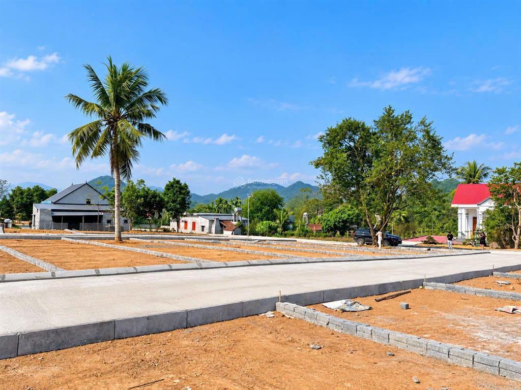 Hiếm có 1 lô 3 mặt tiền, 100m2, cách ql 217b  300m,chỉ 200 triệu, bao phí