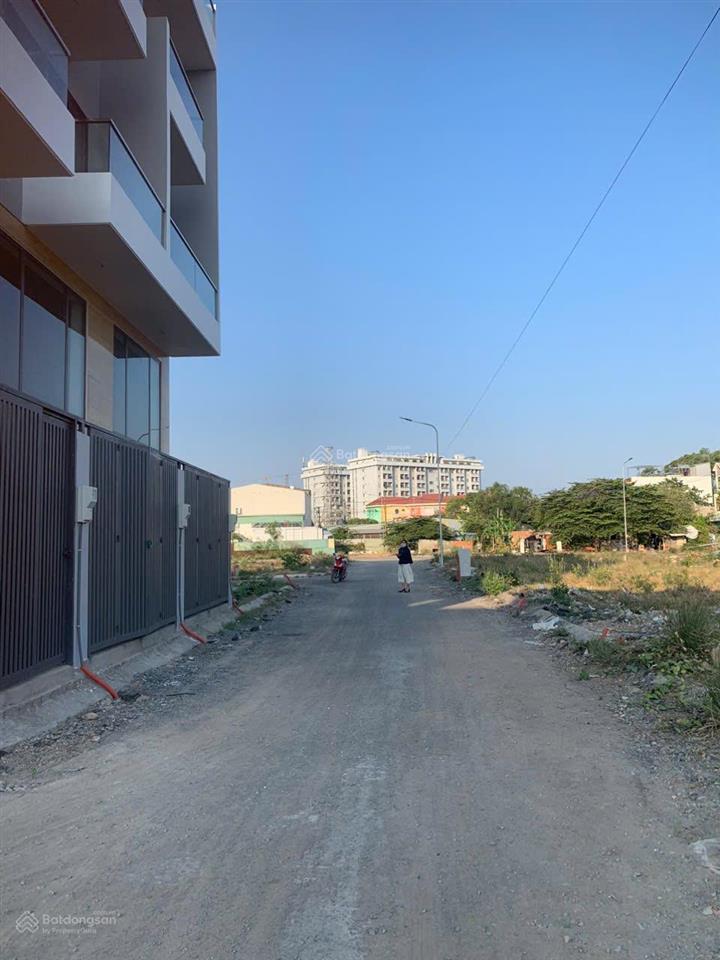 Hàng hiếm giá 3,4 tỷ, 57m2, tại đường ngô chí quốc, pháp lý đầy đủ, đường thông rộng 7m, tặng gpxd