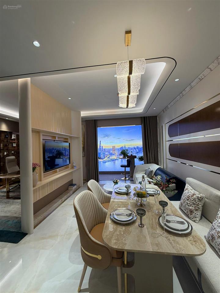 Thanh toán 30% nhận nhà mặt tiền ql13 liền kề bình triệu, mỗi tháng tt 0,5%. emerald boulevard