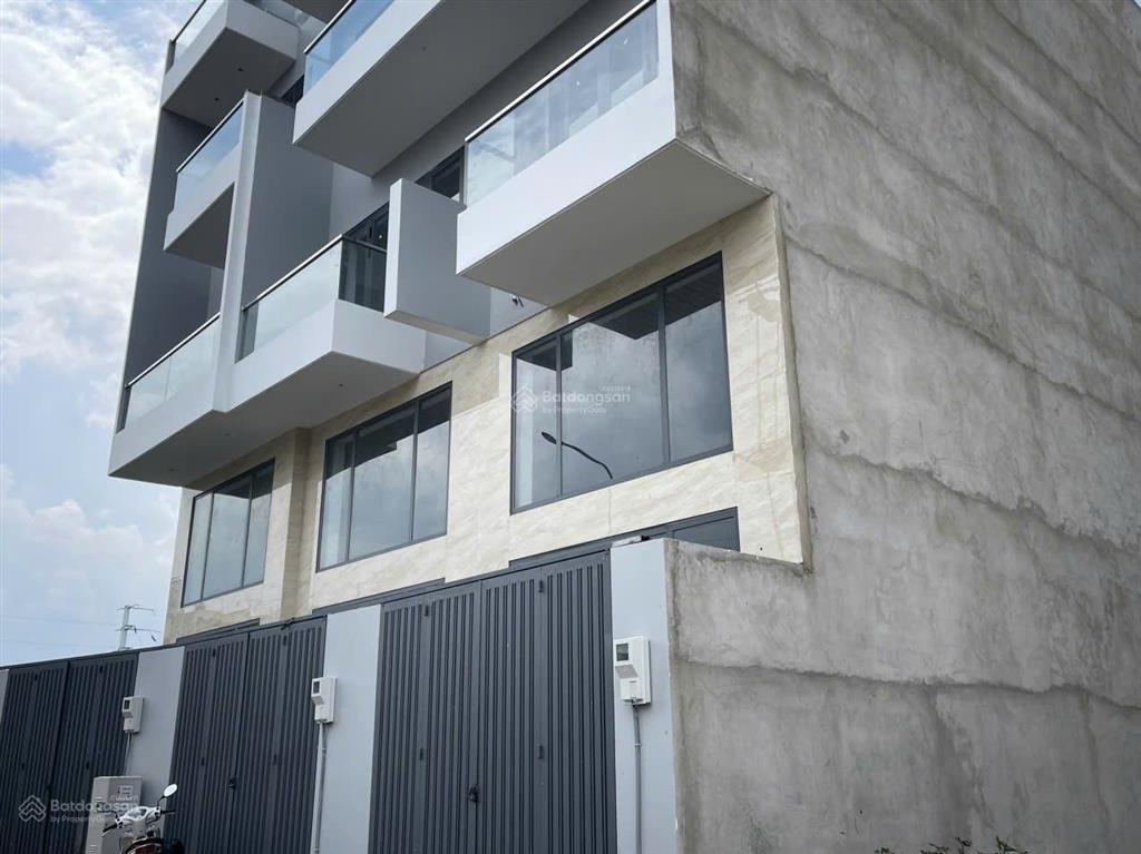 Bán nhà riêng tại ngô chí quốc, 4,85 tỷ, 58 m2 shr, đường ô tô tránh nhau, gần vành đai 2