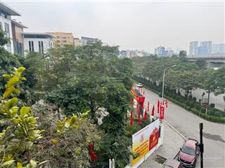 [bán nhà hoàng cầu]  nhà phân lô  vỉa hè  ô tô tránh  kinh doanh đắc địa