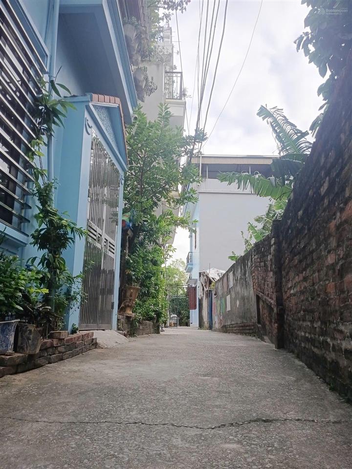 Mảnh đất đẹp thanh trì xe morning vào đất cách 20 m xe tải tránh