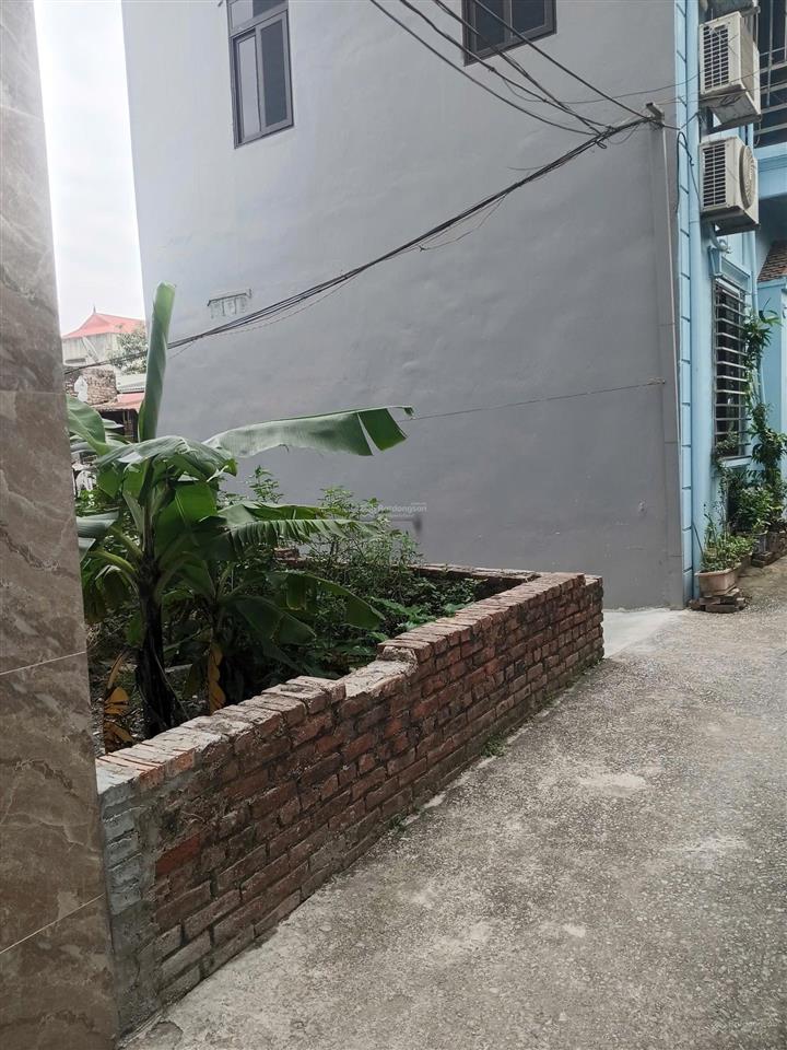 Mảnh đất đẹp thanh trì xe morning vào đất cách 20 m xe tải tránh