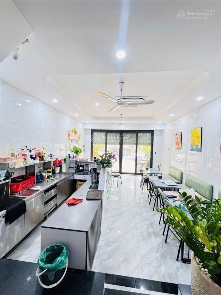Nhà liền kề kinh doanh đỉnh, vị trí cực đẹp