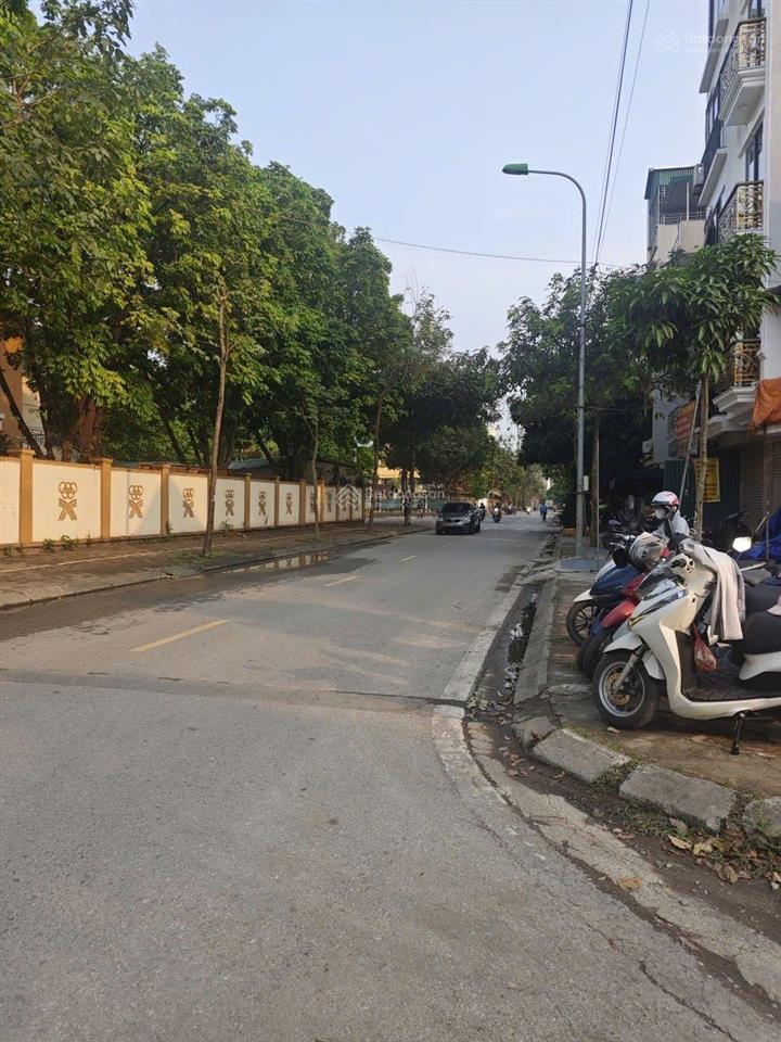 Tđc tứ hiệp oto chạy vòng quanh